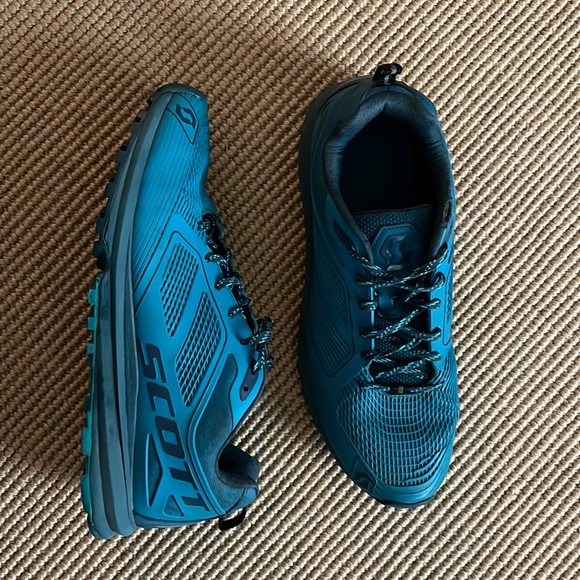 Scott trail running shoes - Picture 1 of 4